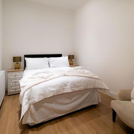2 Bed 2 Bath Spacious Apartment In Central Абърдийн Екстериор снимка
