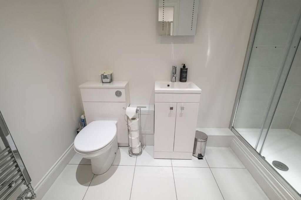 2 Bed 2 Bath Spacious Apartment In Central Абърдийн Екстериор снимка