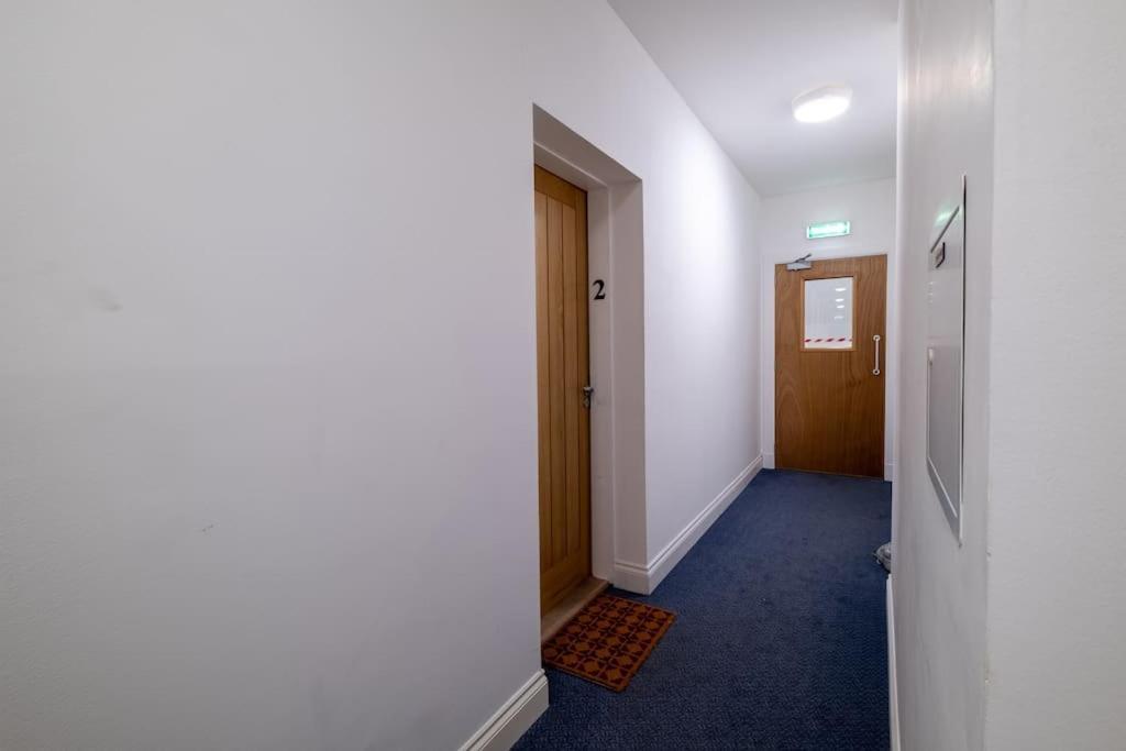 2 Bed 2 Bath Spacious Apartment In Central Абърдийн Екстериор снимка